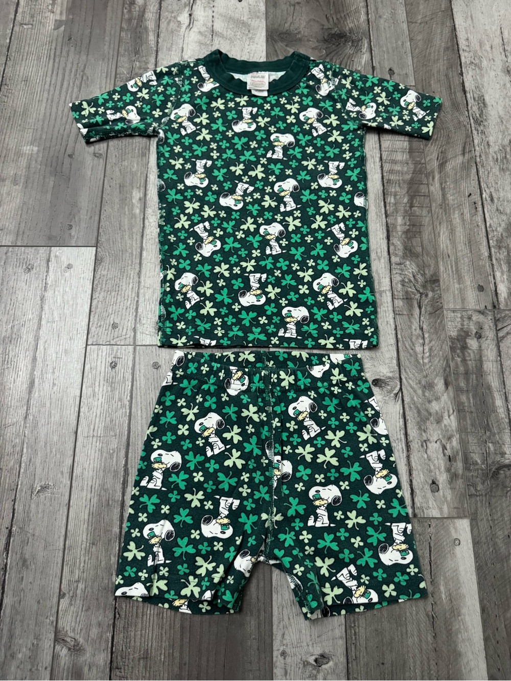 Hanna Andersson Peanuts Short Pajama Set 120 6-7 Green Snoopy St. Patricks Day